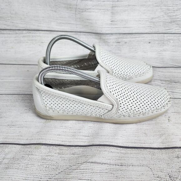 Minnetonka Pacific Loafer Slip On White Perforated Leather Shoes Women's Sz 7.5 - Picture 5 of 10